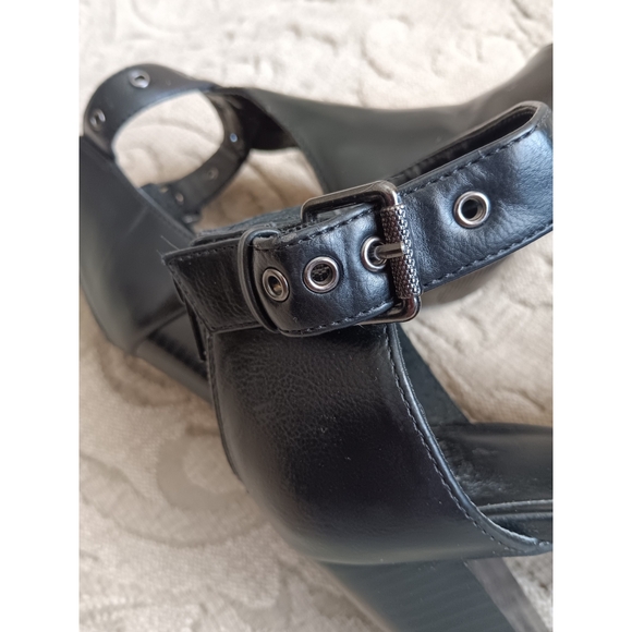 Simply Vera Vera Wang Black Cut Out Open Toe Heels - Picture 5 of 9